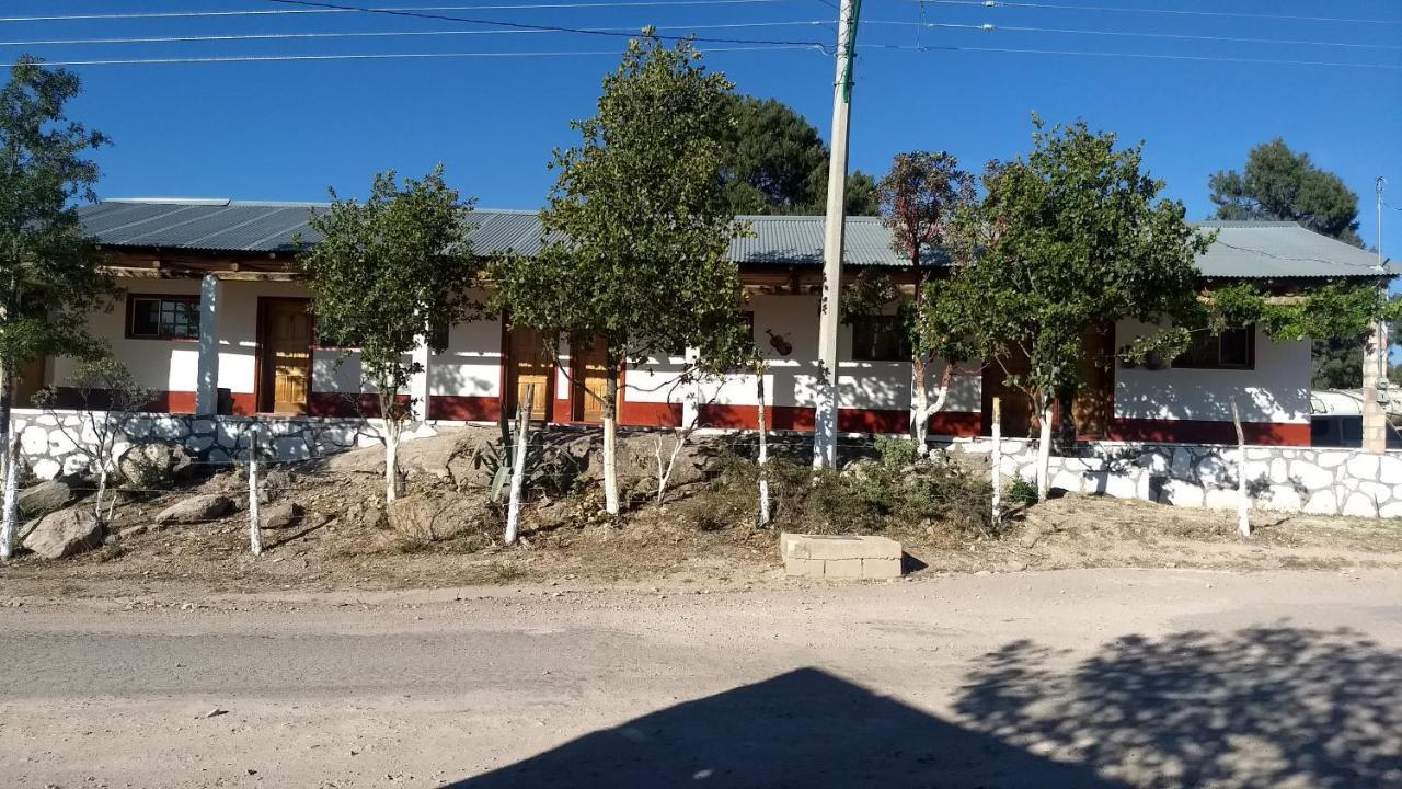 Hotel Entronque Barrancas San Alonso Buitenkant foto